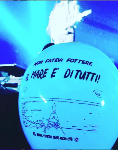Negramaro, soldout per le tappe pugliesi e tanti palloncini colorati con messaggi di accoglienza