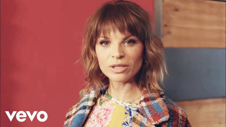 Stasera in onda “Una Serata di Stelle per il Bambino Gesù”: tra gli ospiti Alessandra Amoroso