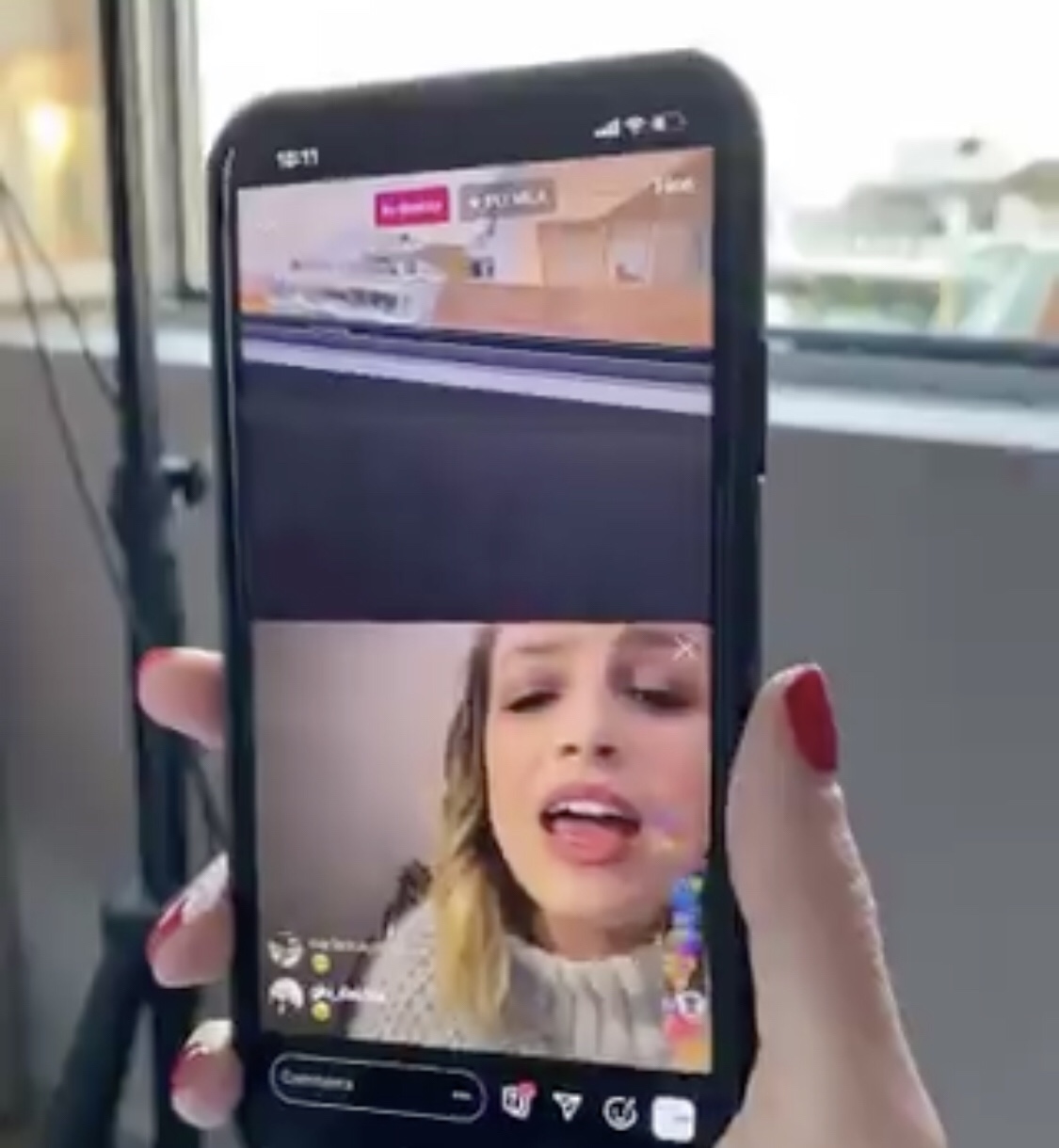 Boom di Emma e Fedez, oltre 100 mila persone connesse per seguire il live dal balcone