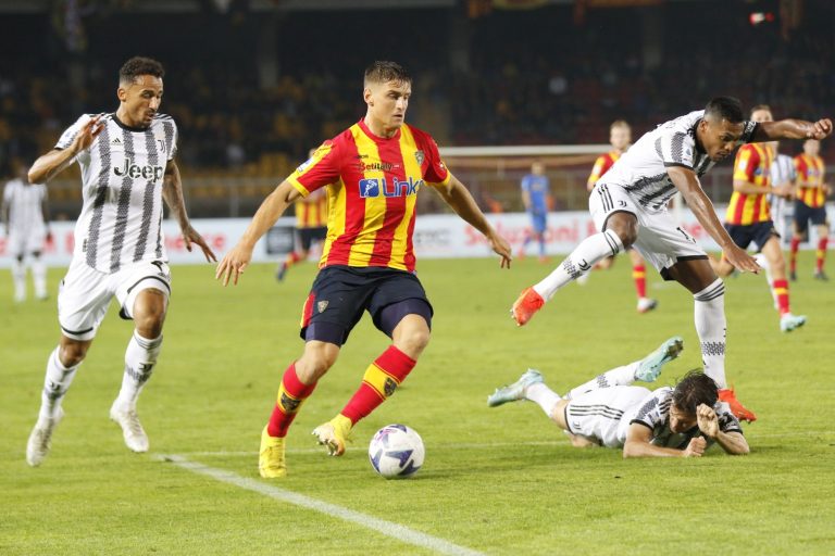 Il Lecce punta su Colombo, ma il Milan pensa al contro riscatto
