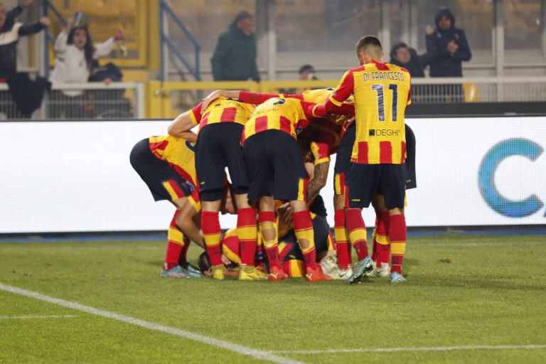 Calciomercato Lecce, pronti a fare le valigie Tuia, Listowski e Rodriguez
