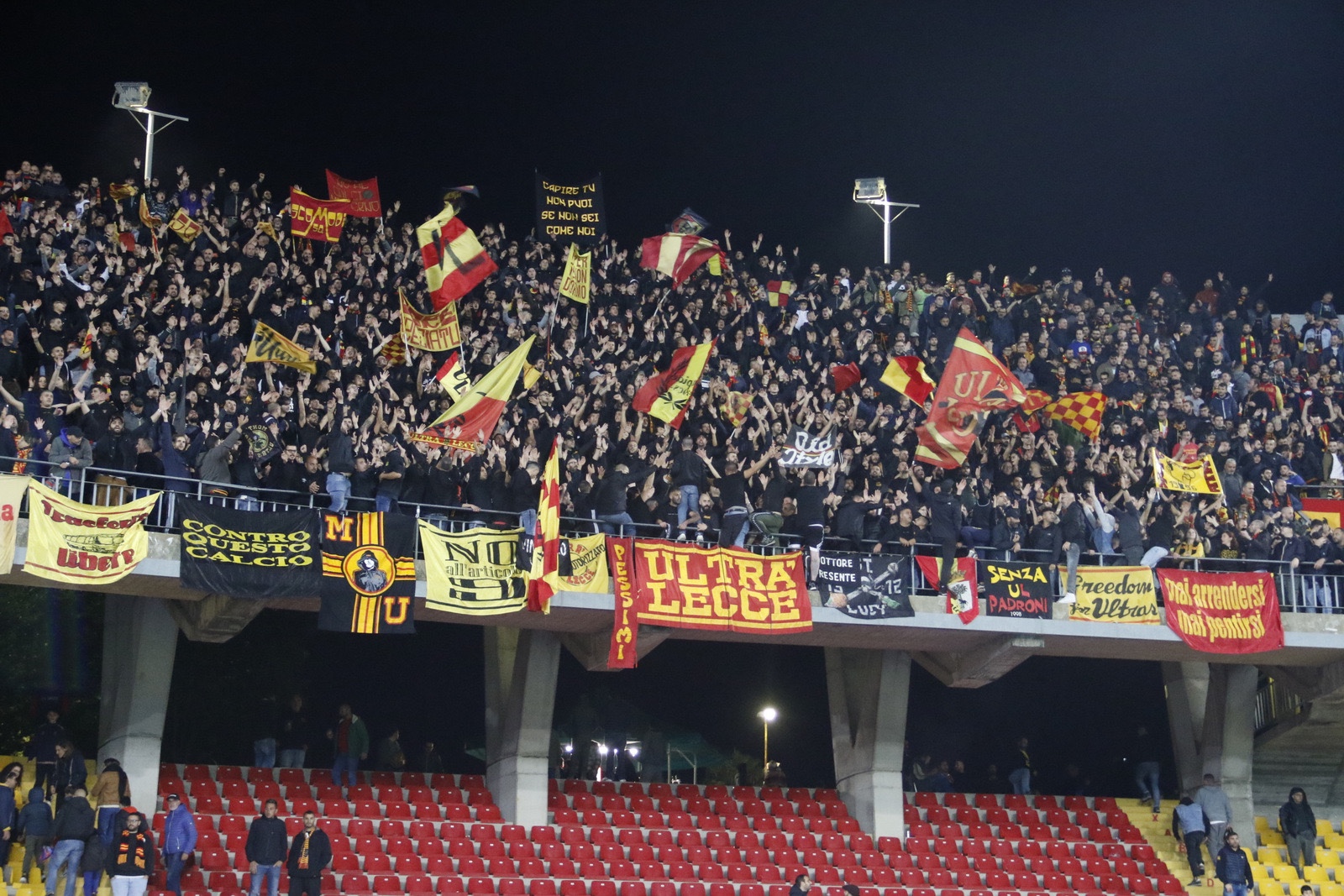 Il TAR accoglie la richiesta del Lecce, riaprono le porte di San Siro ai leccesi
