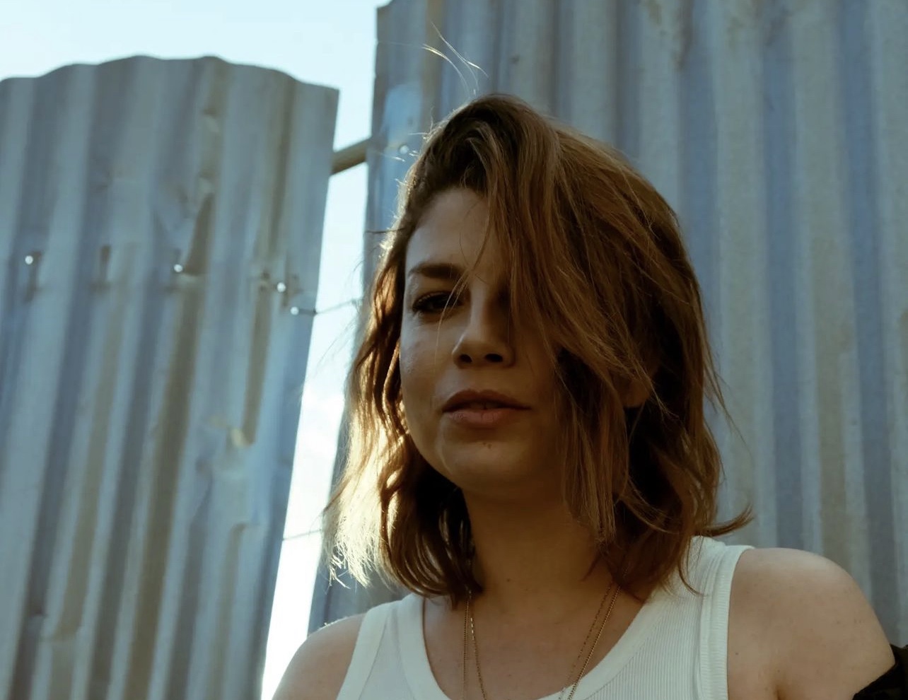 Emma, in arrivo il nuovo singolo “Mezzo Mondo”