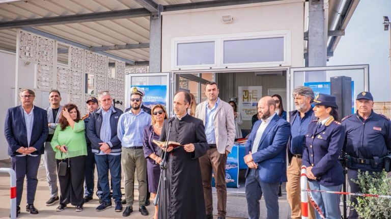 Gallipoli, inaugurato il Themis terminal per le crociere di lusso