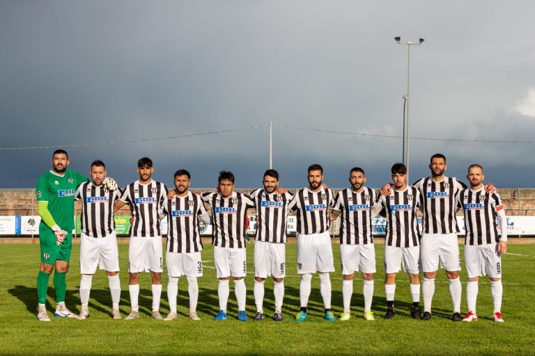 Trionfo e gloria: lo Squinzano Calcio conquista la settima vittoria consecutiva e consolida il primo posto