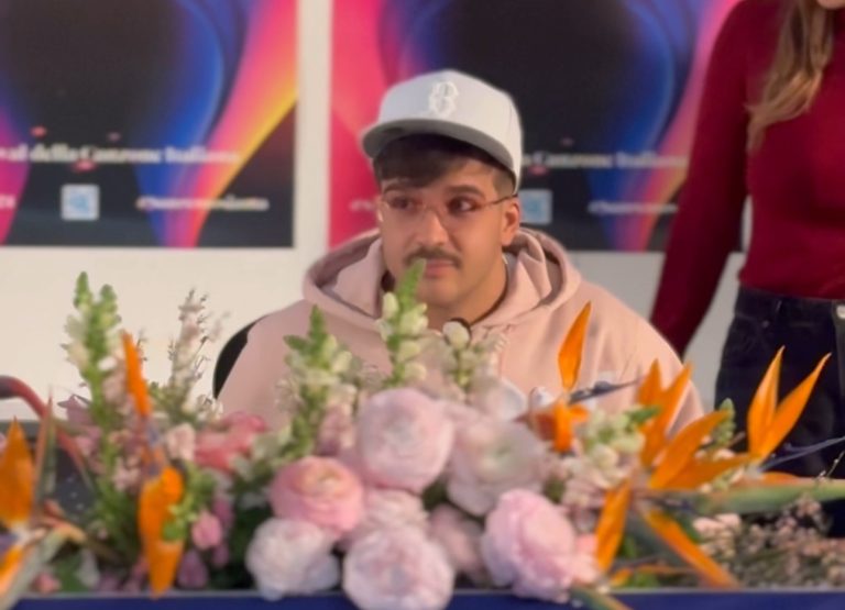 Sanremo 2024, Geolier: “Non mi sento di aver rubato nulla, è stato brutto esibirsi coi fischi”