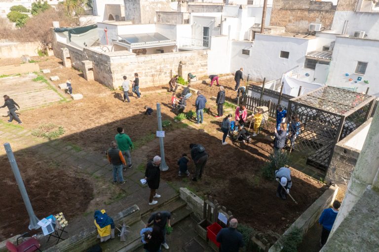 Franco Arminio a Racale, per un evento letterario all’interno dell’orto di comunità