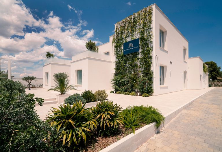Sales inaugura la prima Casa Funeraria a Lecce, esempio di civiltà e rispetto
