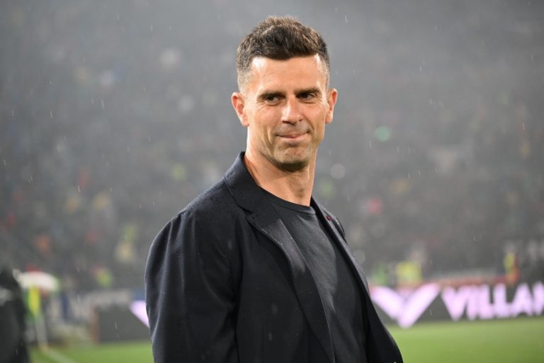 Verso Lecce-Juve, forfait Vlahovic, Thiago Motta: «Il Lecce ha giocatori importanti, ci metteranno in difficoltà»