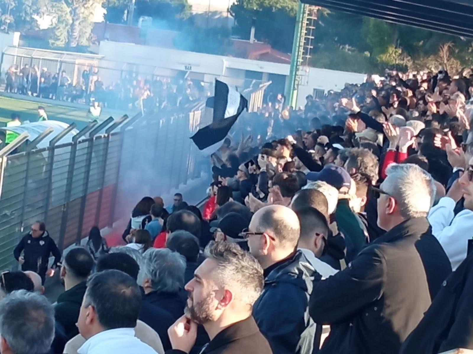 Lo Squinzano Calcio vince e allunga davanti a più di 1.600 tifosi: ora il traguardo è sempre più vicino