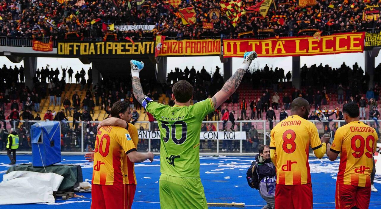 Il Salento che non molla, il Lecce ancora in Serie A: una storia che nessuno avrebbe osato scrivere